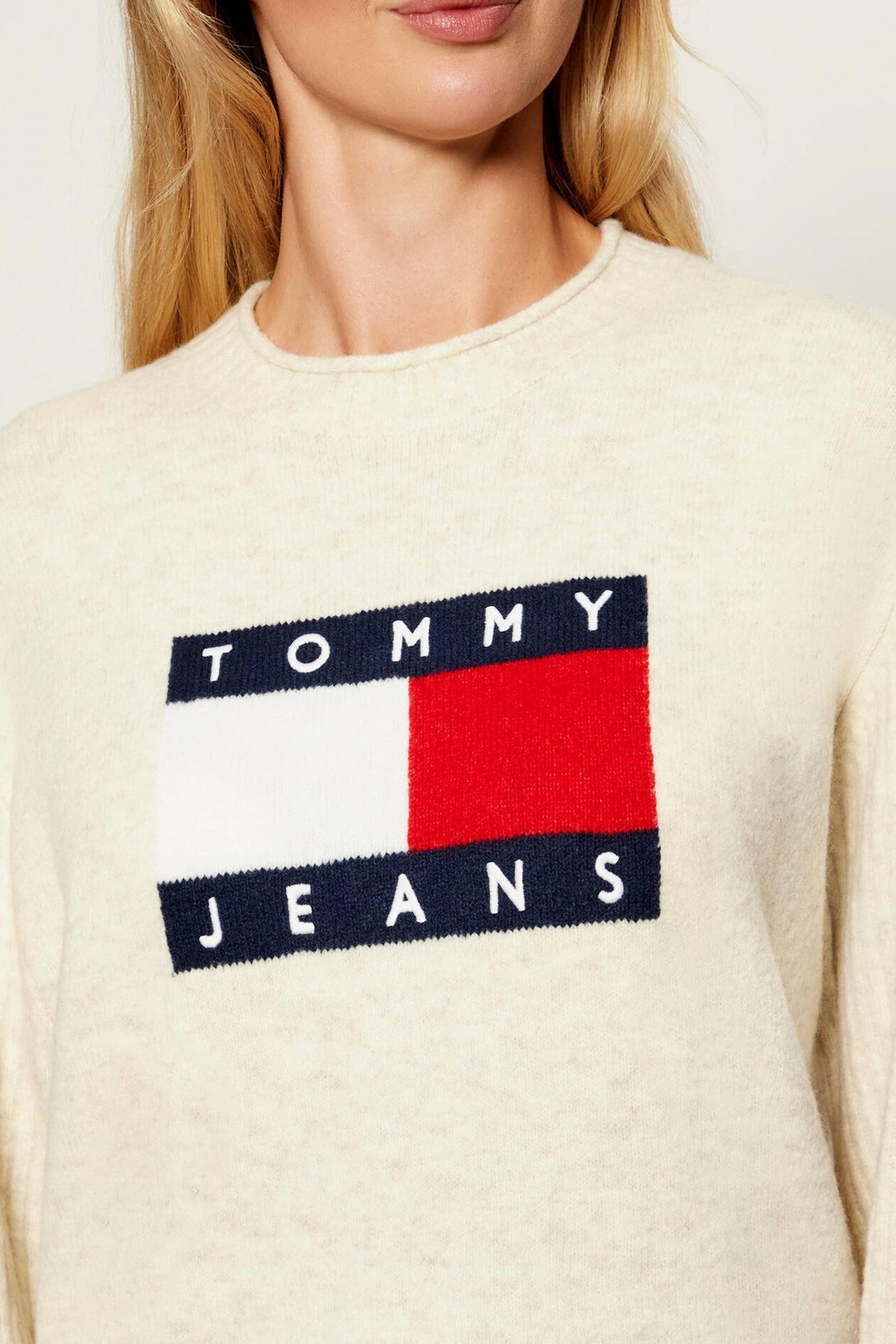 TOMMY JEANS TJW MELANGE FLAG SWEATER en color BLANCO  (4)