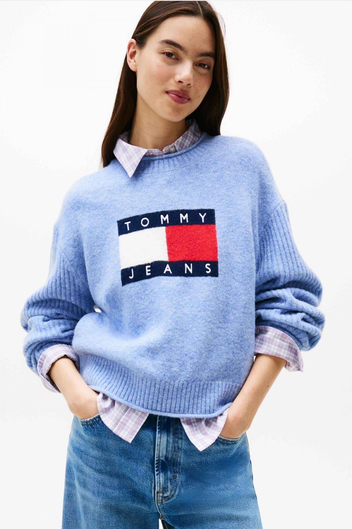 TOMMY JEANS TJW MELANGE FLAG SWEATER en color AZUL  (1)