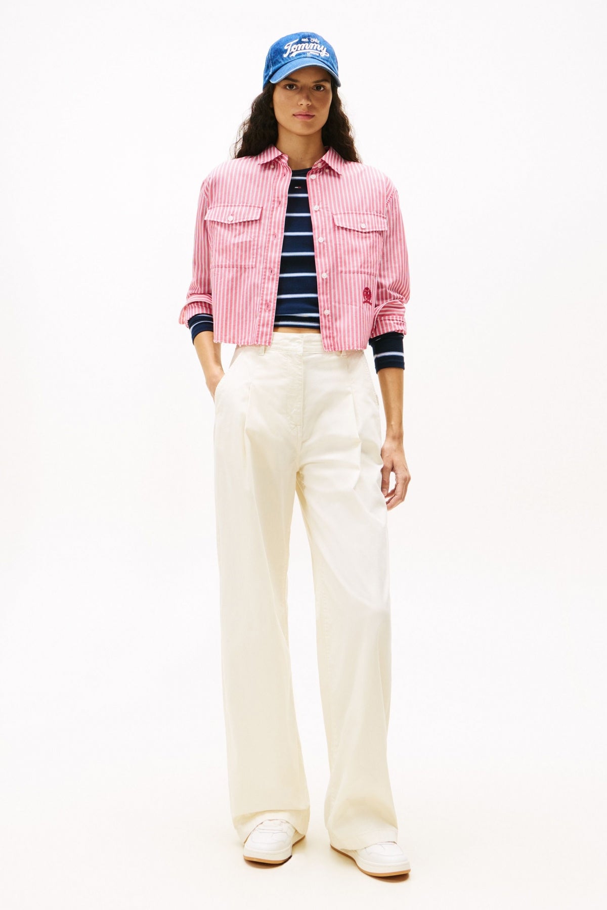 TOMMY JEANS TJW WIDE LEG CHINO en color BLANCO  (4)