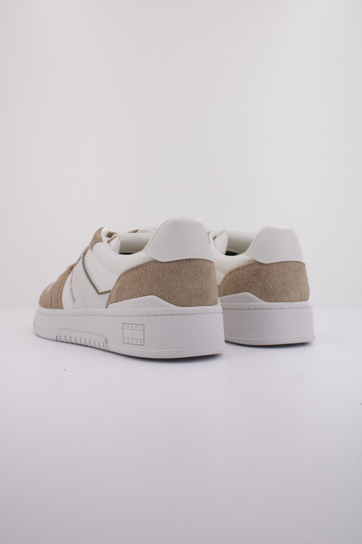 TOMMY JEANS TJM CUPSOLE PODS en color BLANCO  (4)