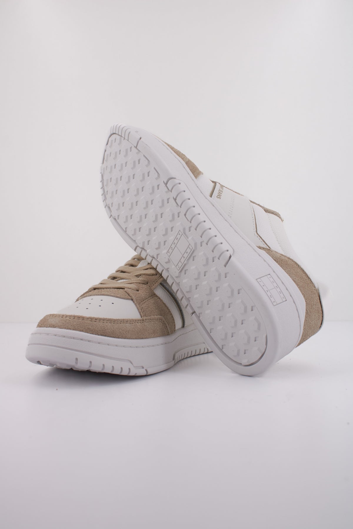TOMMY JEANS TJM CUPSOLE PODS en color BLANCO  (5)