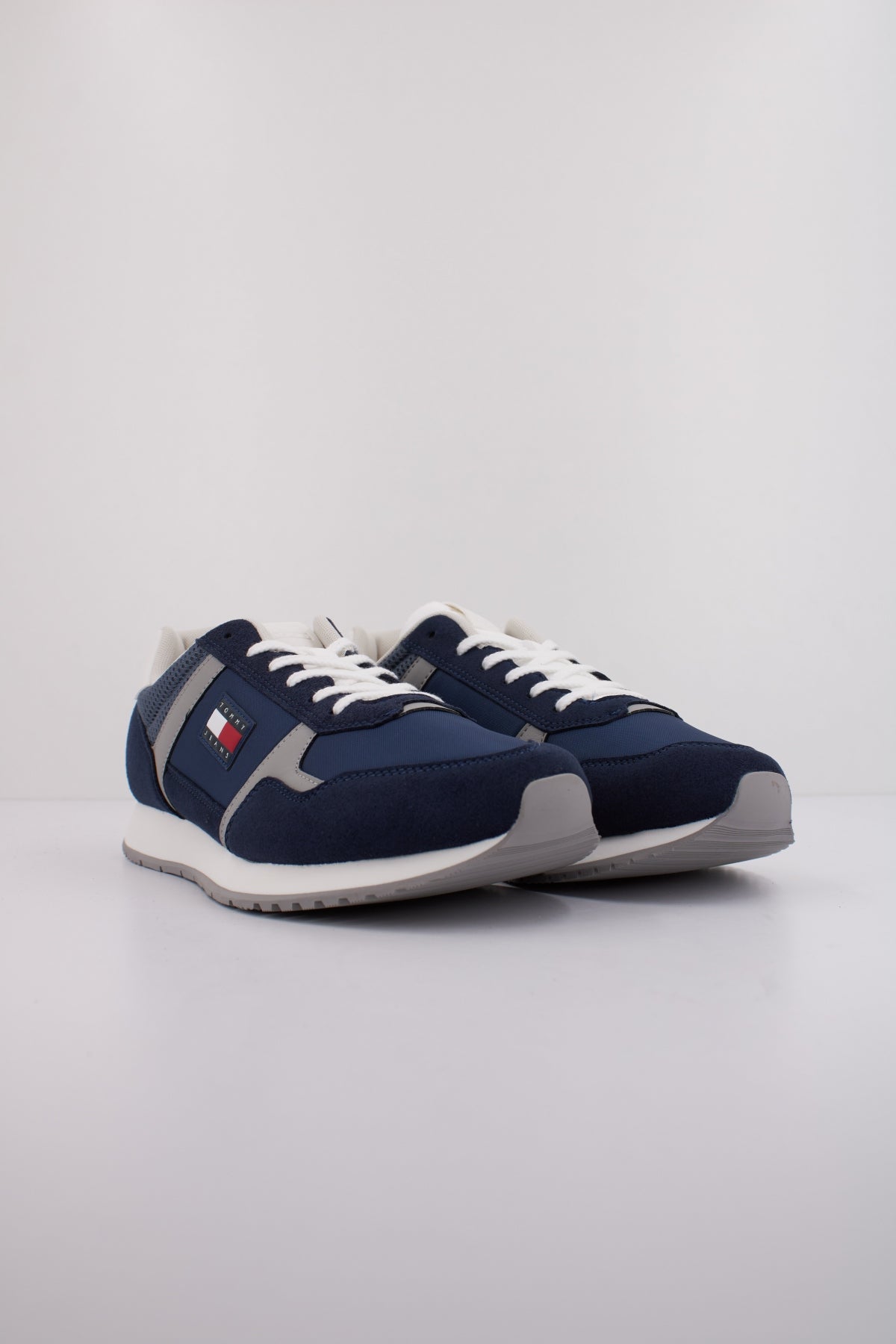 TOMMY JEANS TJM RUNNER CASUAL en color AZUL  (2)