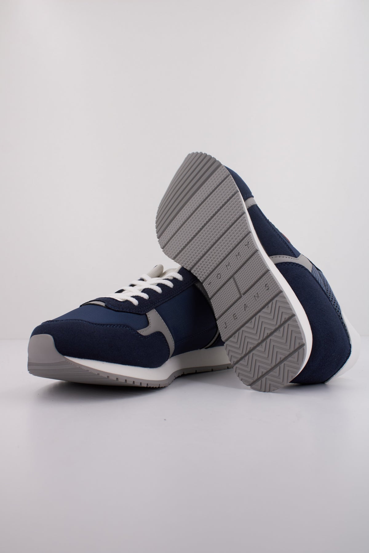 TOMMY JEANS TJM RUNNER CASUAL en color AZUL  (5)