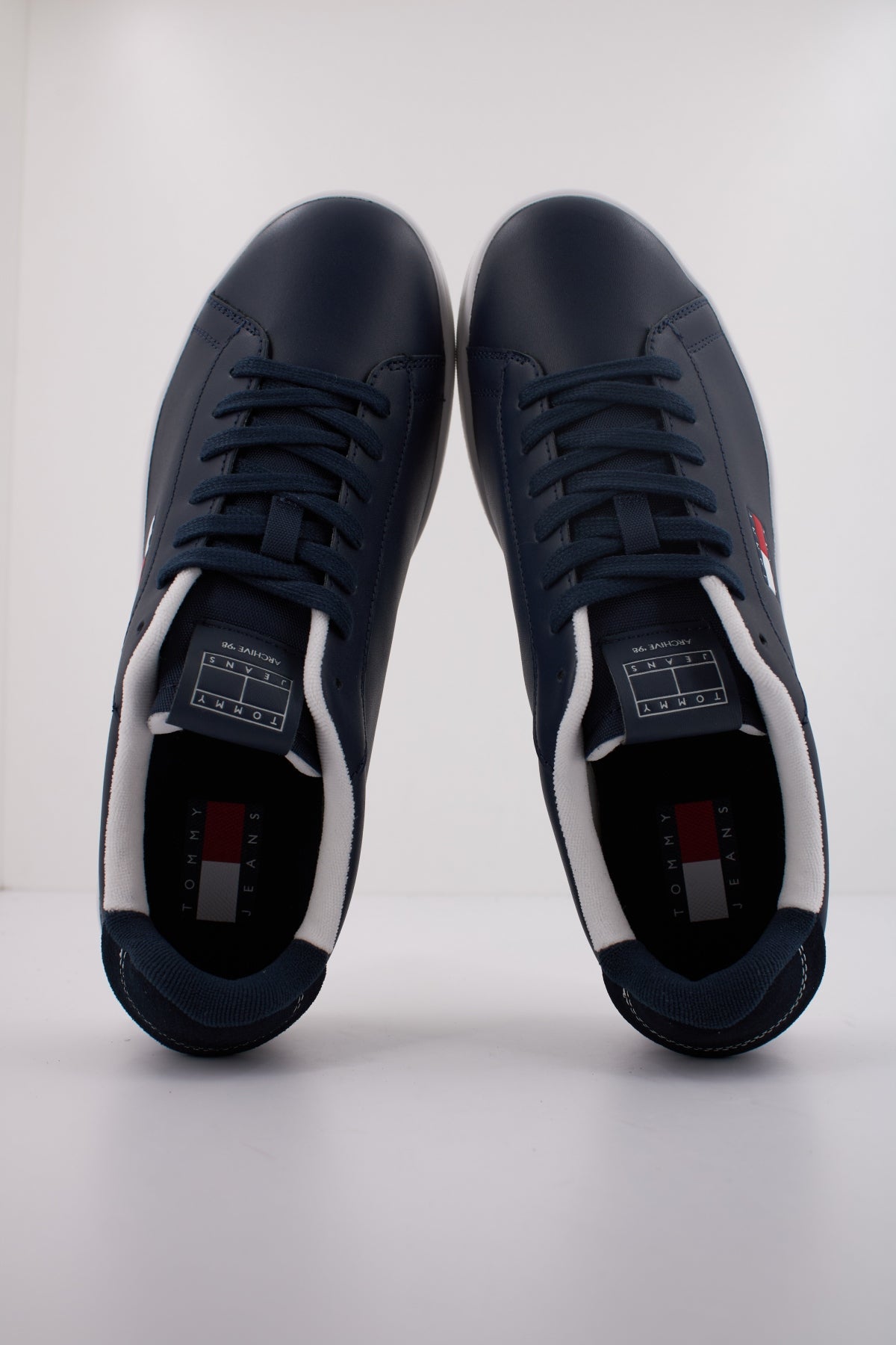 TOMMY JEANS ARCHIVE ' en color AZUL  (3)