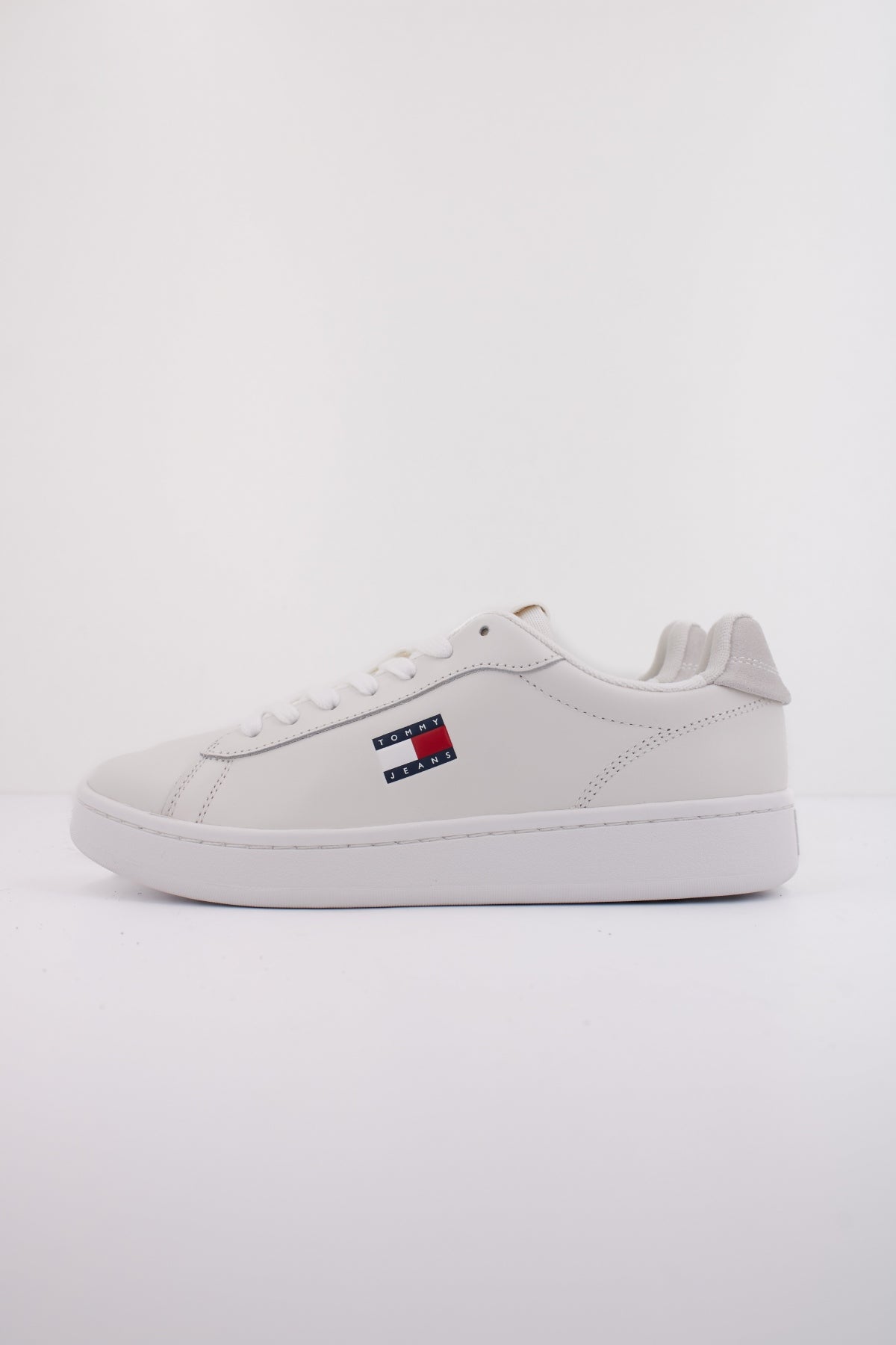 TOMMY JEANS ARCHIVE ' en color BLANCO  (1)