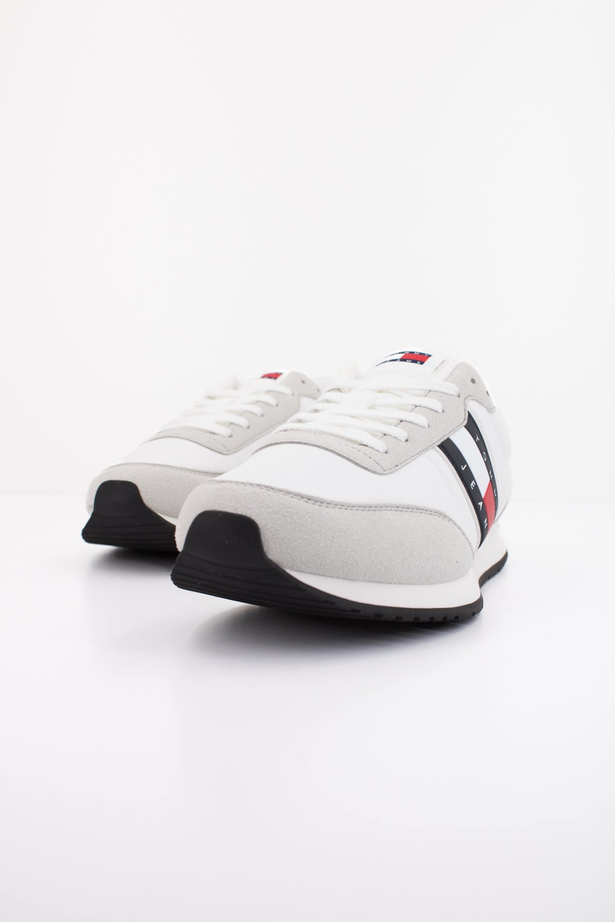 TOMMY JEANS TJM CLASSIC RUNNER en color BLANCO  (2)