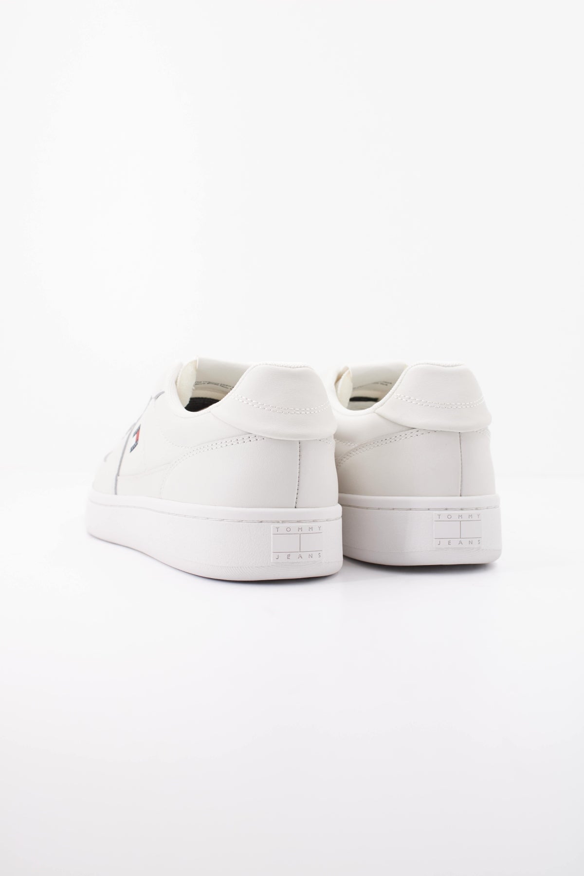 TOMMY JEANS ENEN ARCHIVE  en color BLANCO  (4)