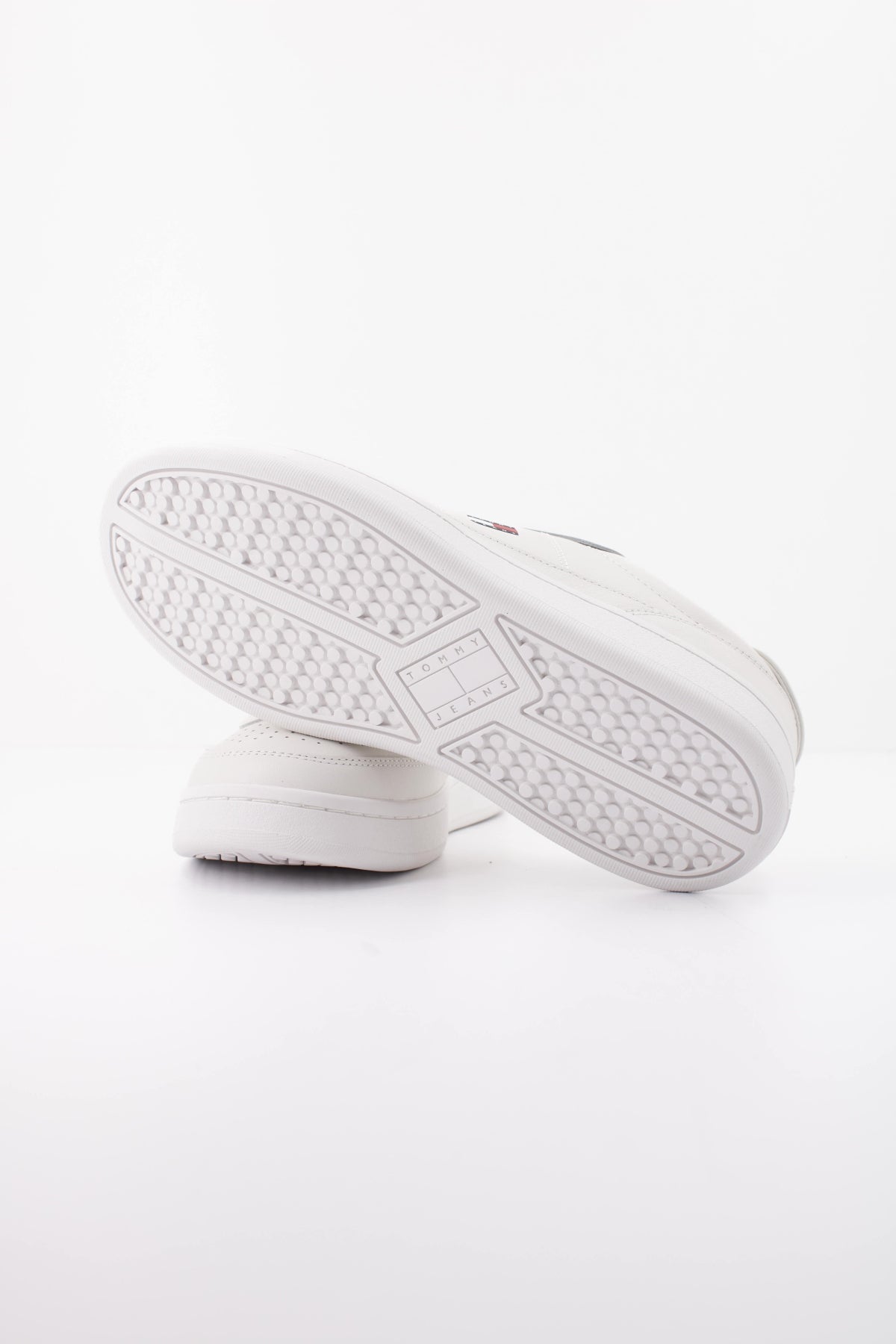 TOMMY JEANS ENEN ARCHIVE  en color BLANCO  (5)