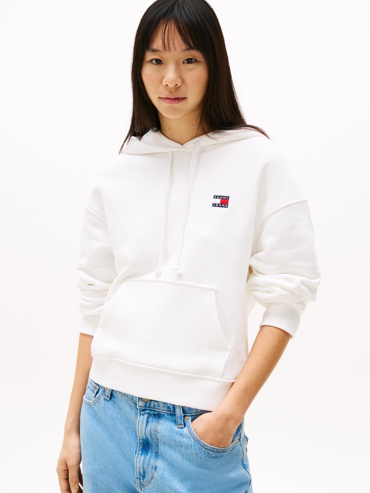 TOMMY JEANS DWDW BXY BADGE en color BLANCO  (1)