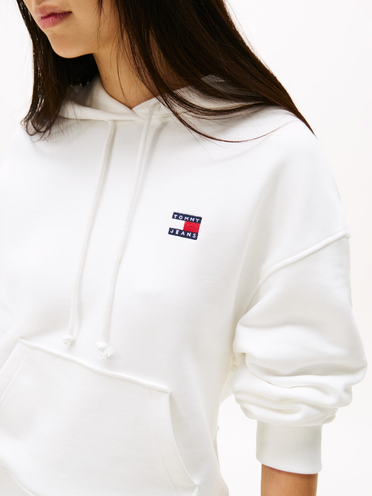TOMMY JEANS DWDW BXY BADGE en color BLANCO  (3)