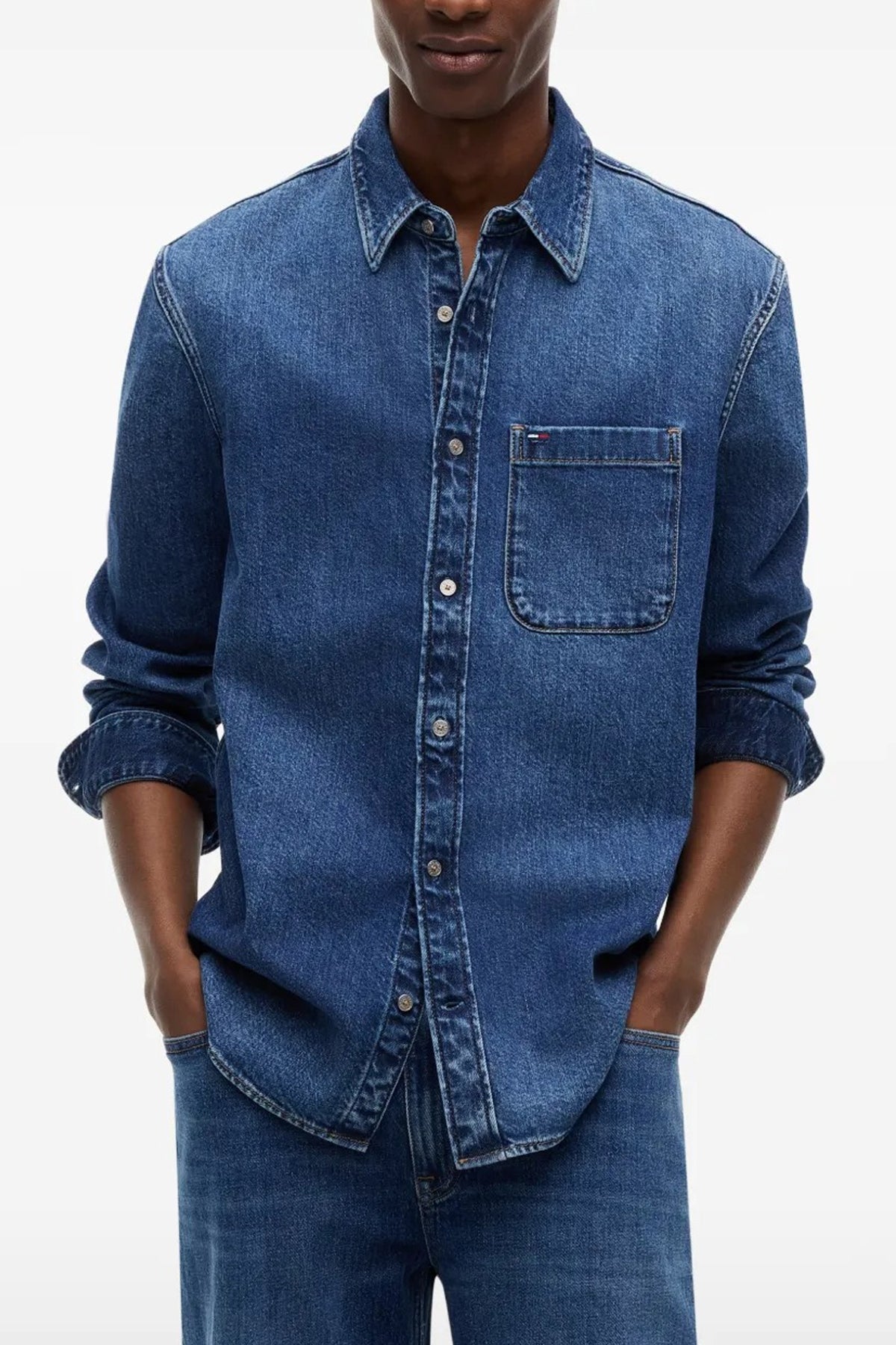 TOMMY JEANS DMDM REGULAR DENIM en color AZUL  (1)