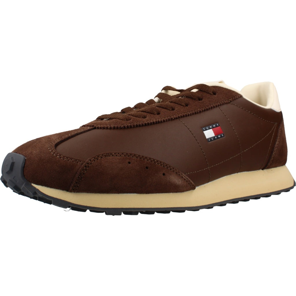 TOMMY JEANS RETRO RUNNER ARCHIVE en color MARRON  (1)