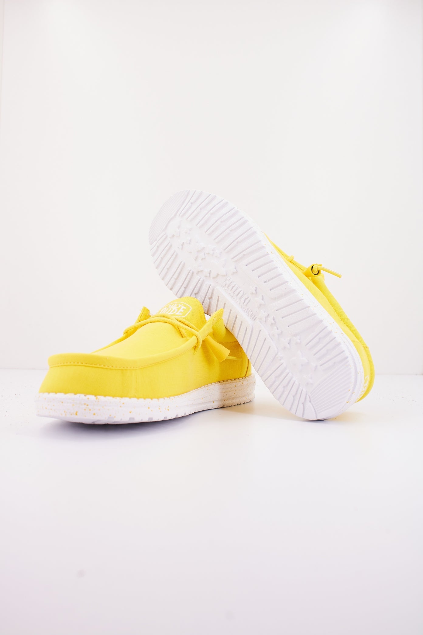 HEY DUDE WALLY SLUB CANVAS en color AMARILLO  (4)