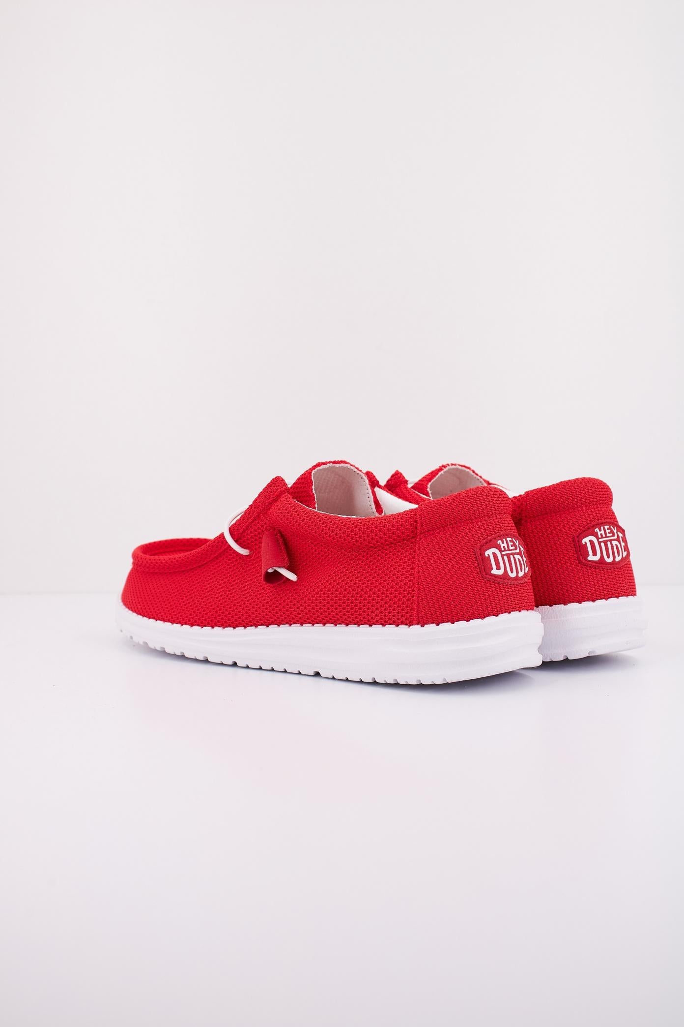 HEY DUDE  WALLY SOX en color ROJO  (4)