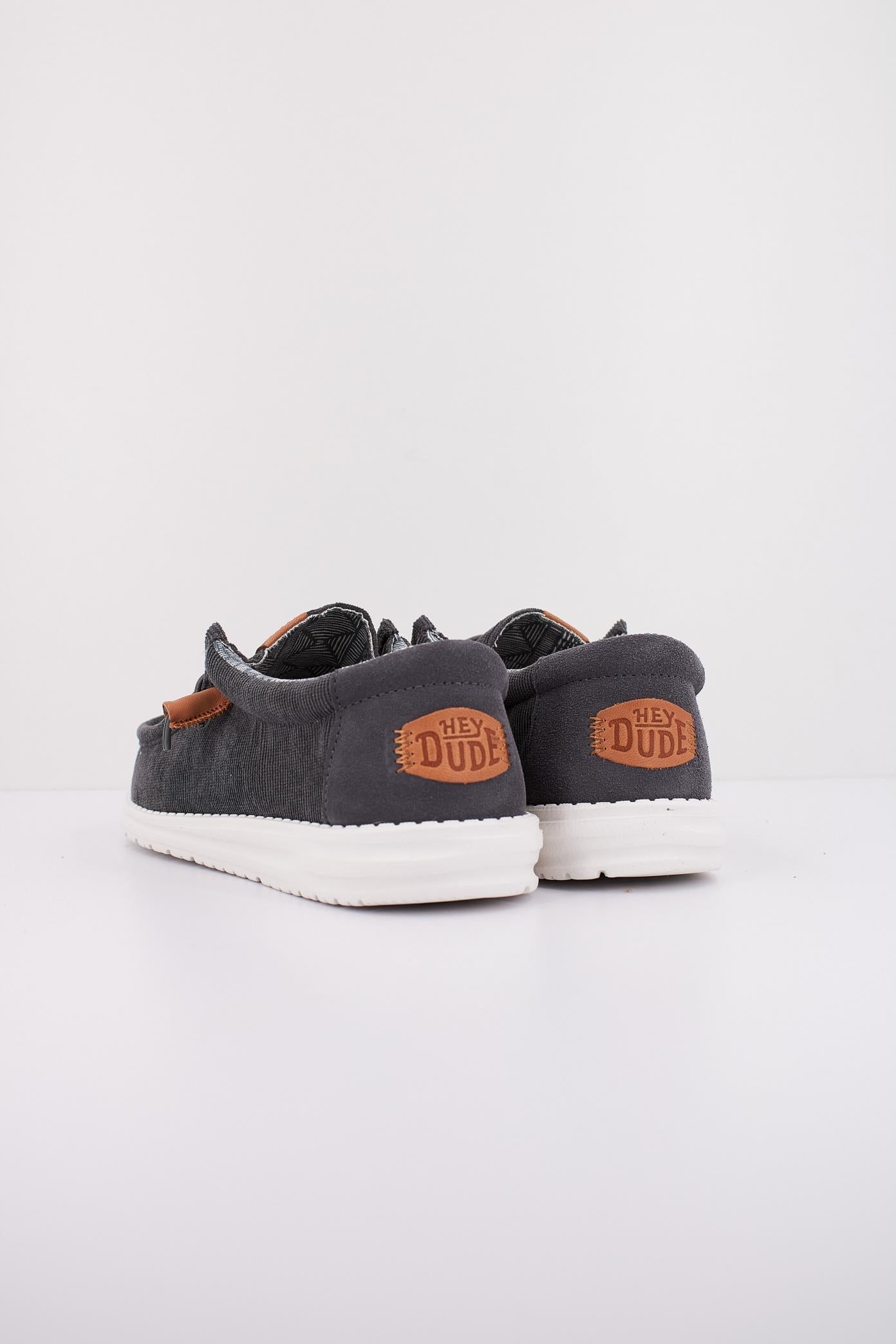 HEY DUDE WALLY CORDUROY en color GRIS  (4)