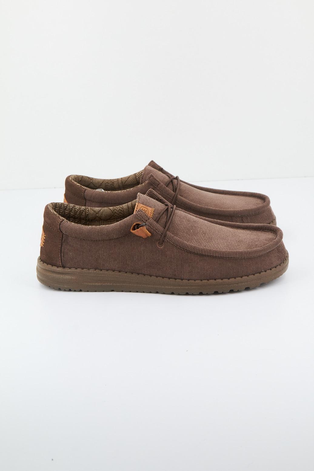HEY DUDE WALLY CORDUROY en color MARRON  (2)