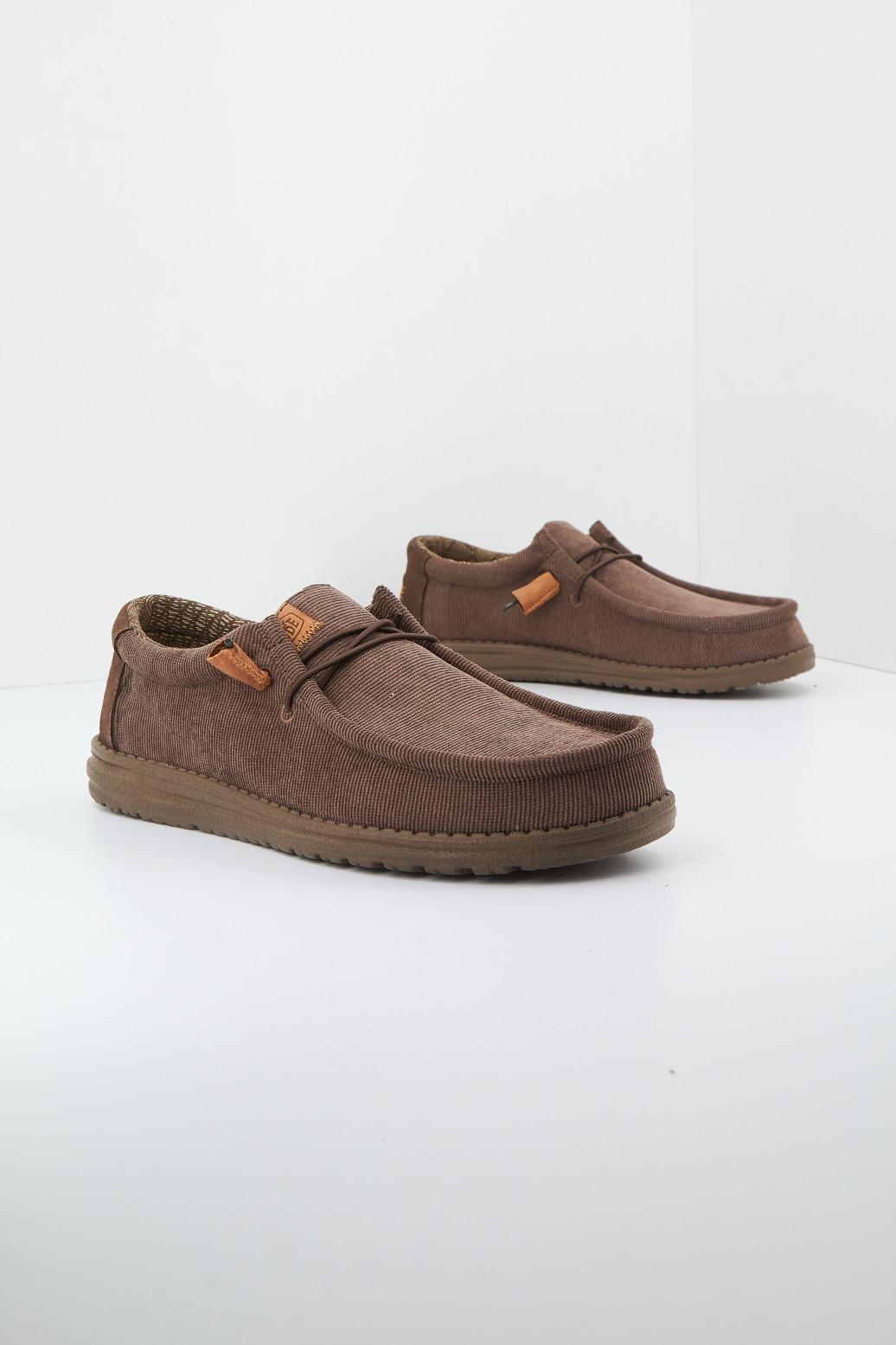 HEY DUDE WALLY CORDUROY en color MARRON  (4)