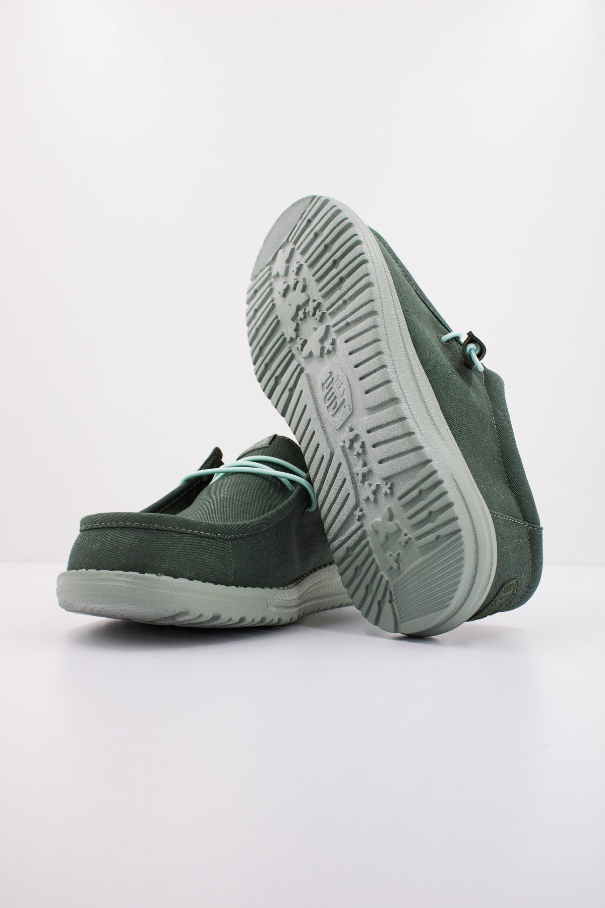 HEY DUDE WALLY STRETCH CANVAS en color VERDE  (5)