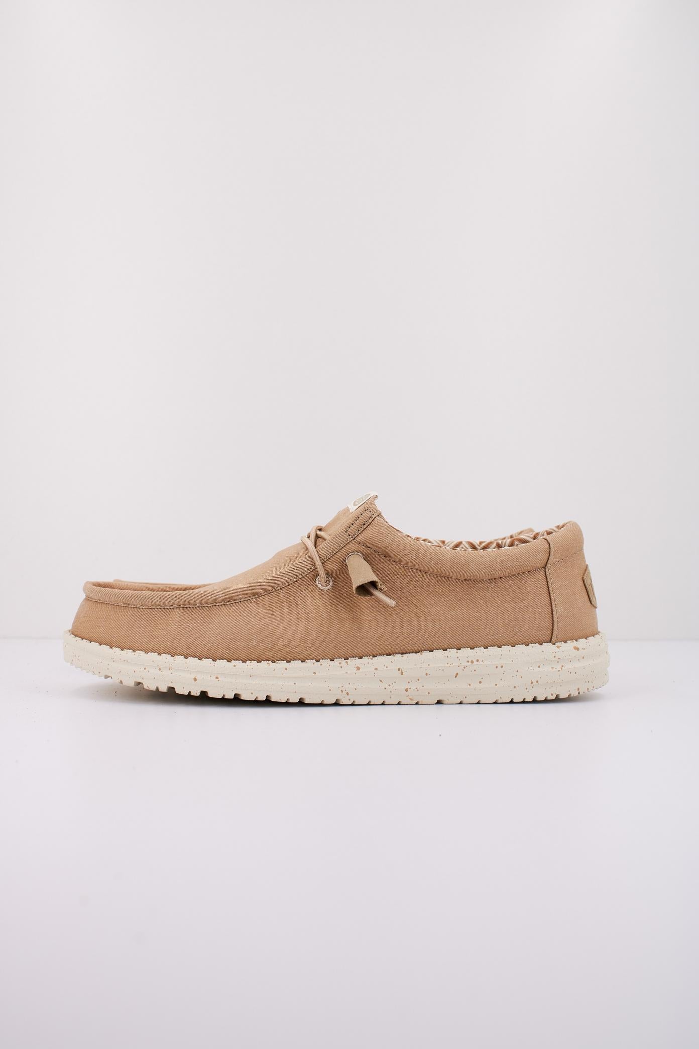 HEY DUDE WALLY STRETCH CANVAS en color MARRON  (1)
