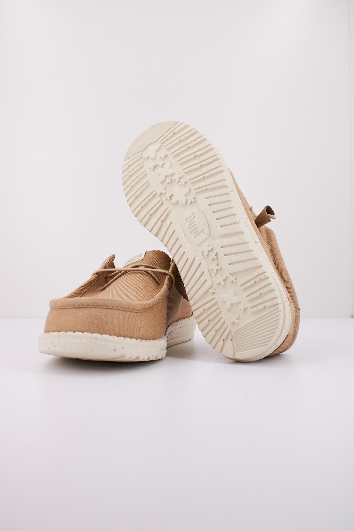 HEY DUDE WALLY STRETCH CANVAS en color MARRON  (4)