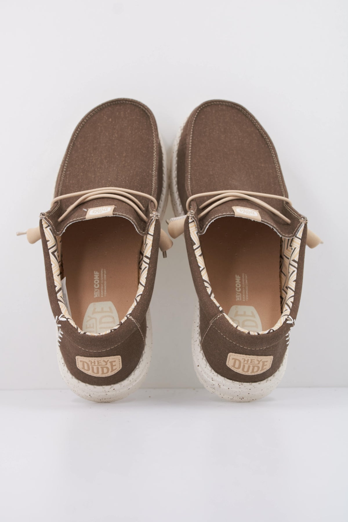 HEY DUDE WALLY STRETCH CANVAS en color MARRON  (3)