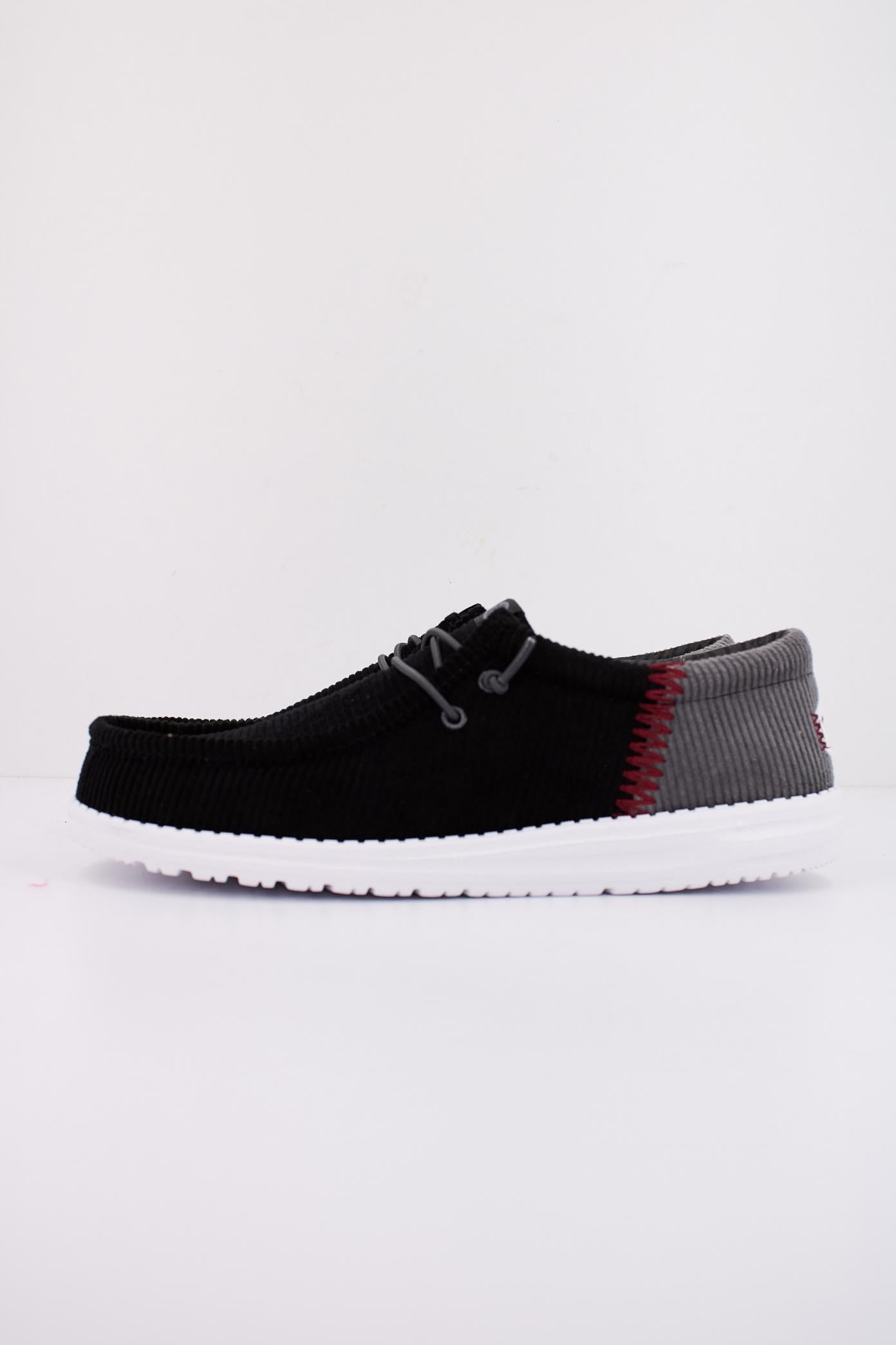 HEY DUDE WALLY FUNK CORDUROY en color NEGRO  (1)
