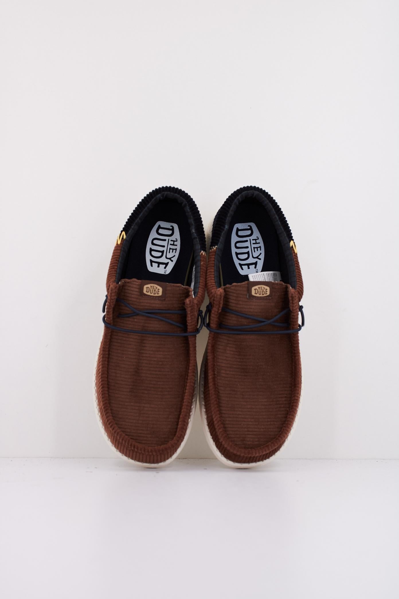 HEY DUDE WALLY FUNK CORDUROY en color MARRON  (3)