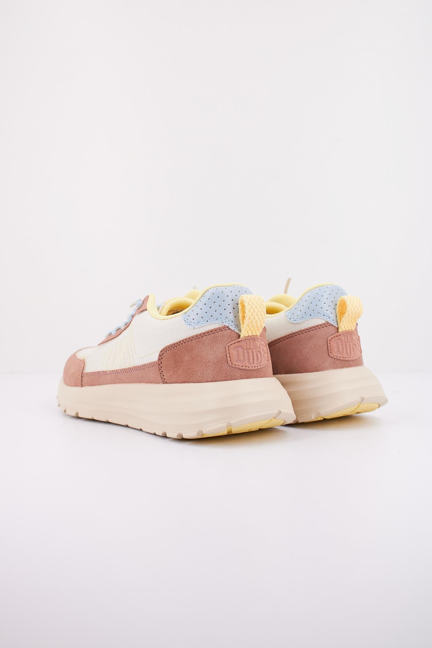 HEY DUDE SIROCCO ALTA W COLORBLOC en color MARRON CLARO  (4)