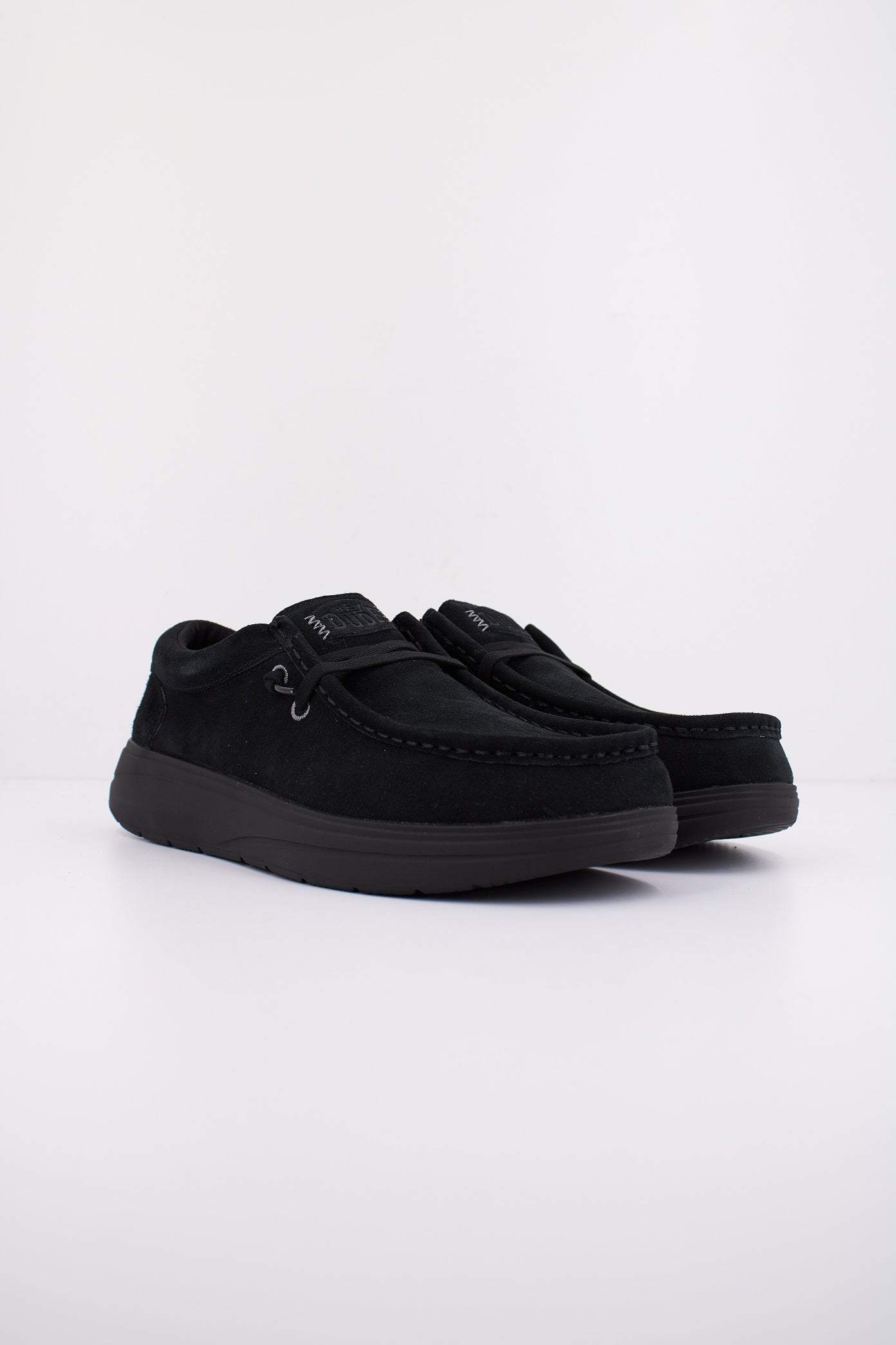 HEY DUDE WALLY X SUEDE en color NEGRO  (2)