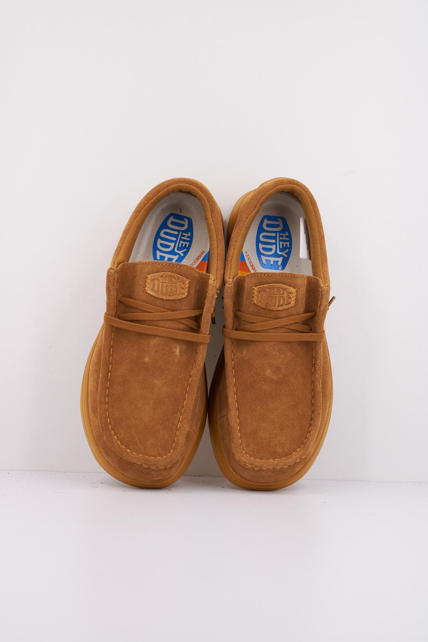 HEY DUDE WALLY X SUEDE en color AMARILLO  (3)
