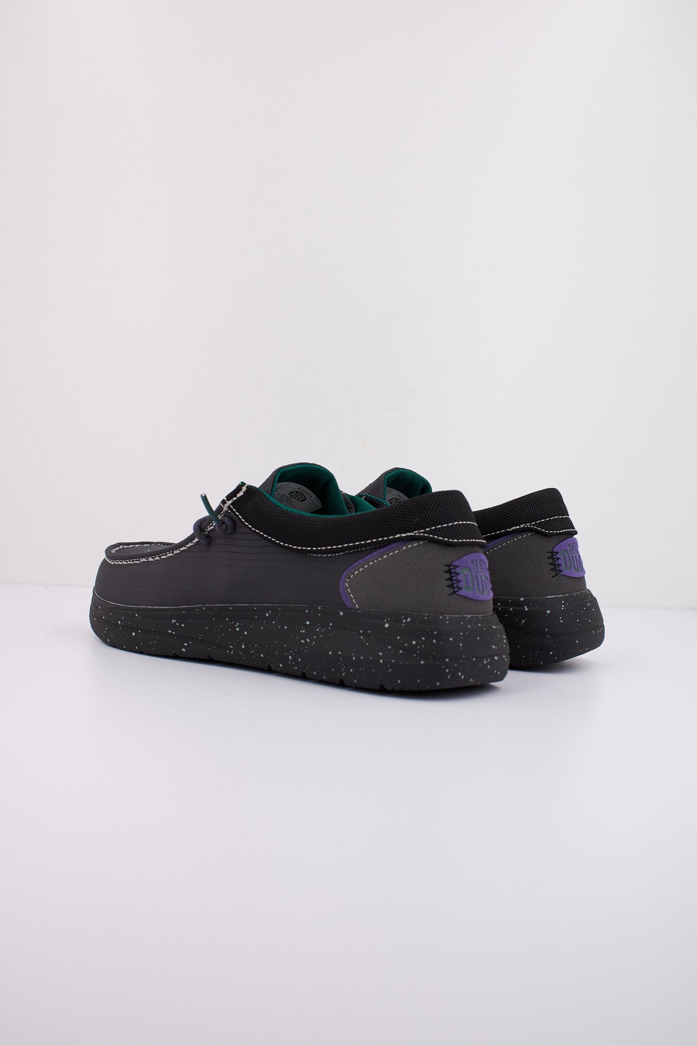 HEY DUDE WALLY X HYPE en color GRIS  (4)