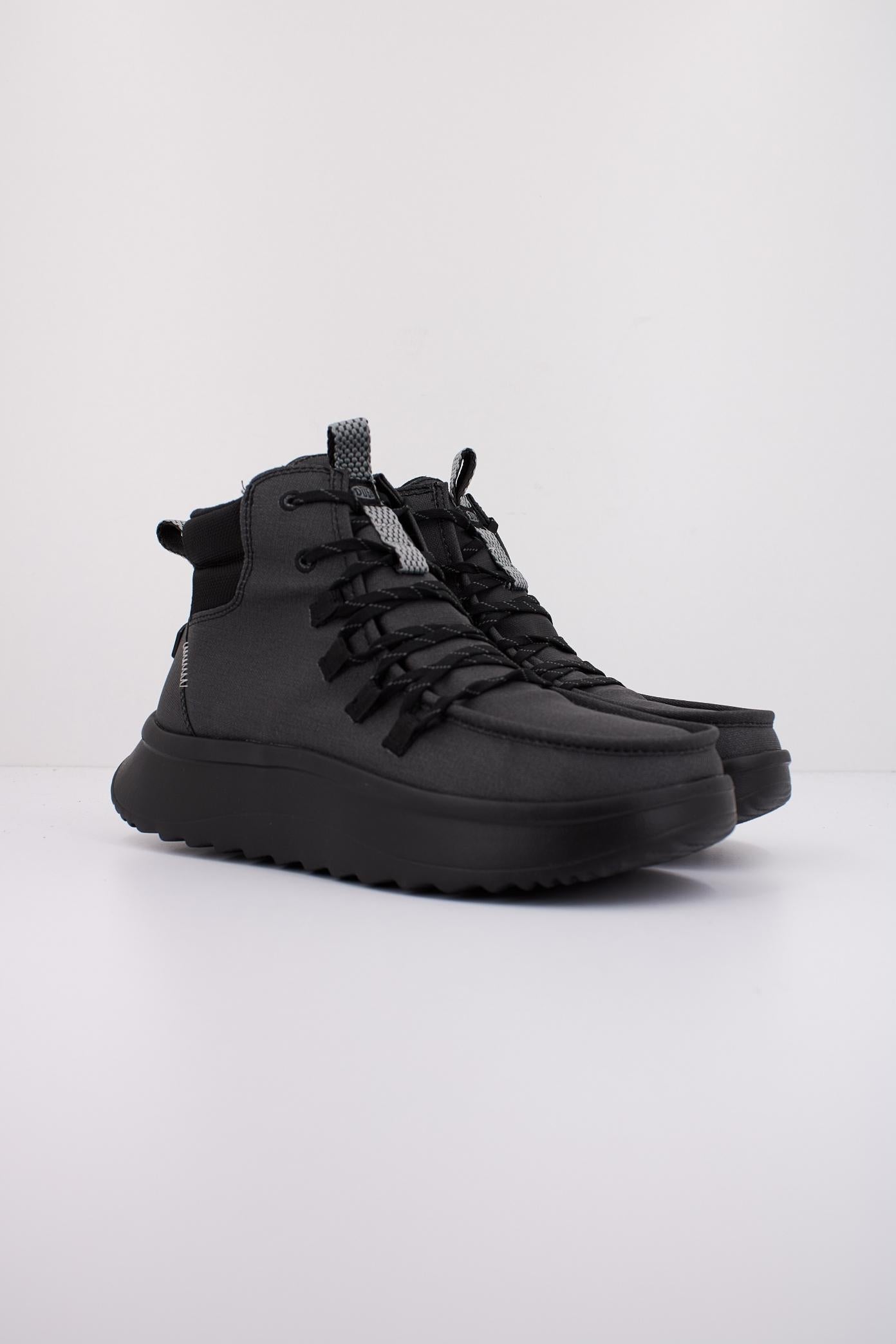 HEY DUDE  WENDY APRES COATED TWILL en color GRIS  (2)