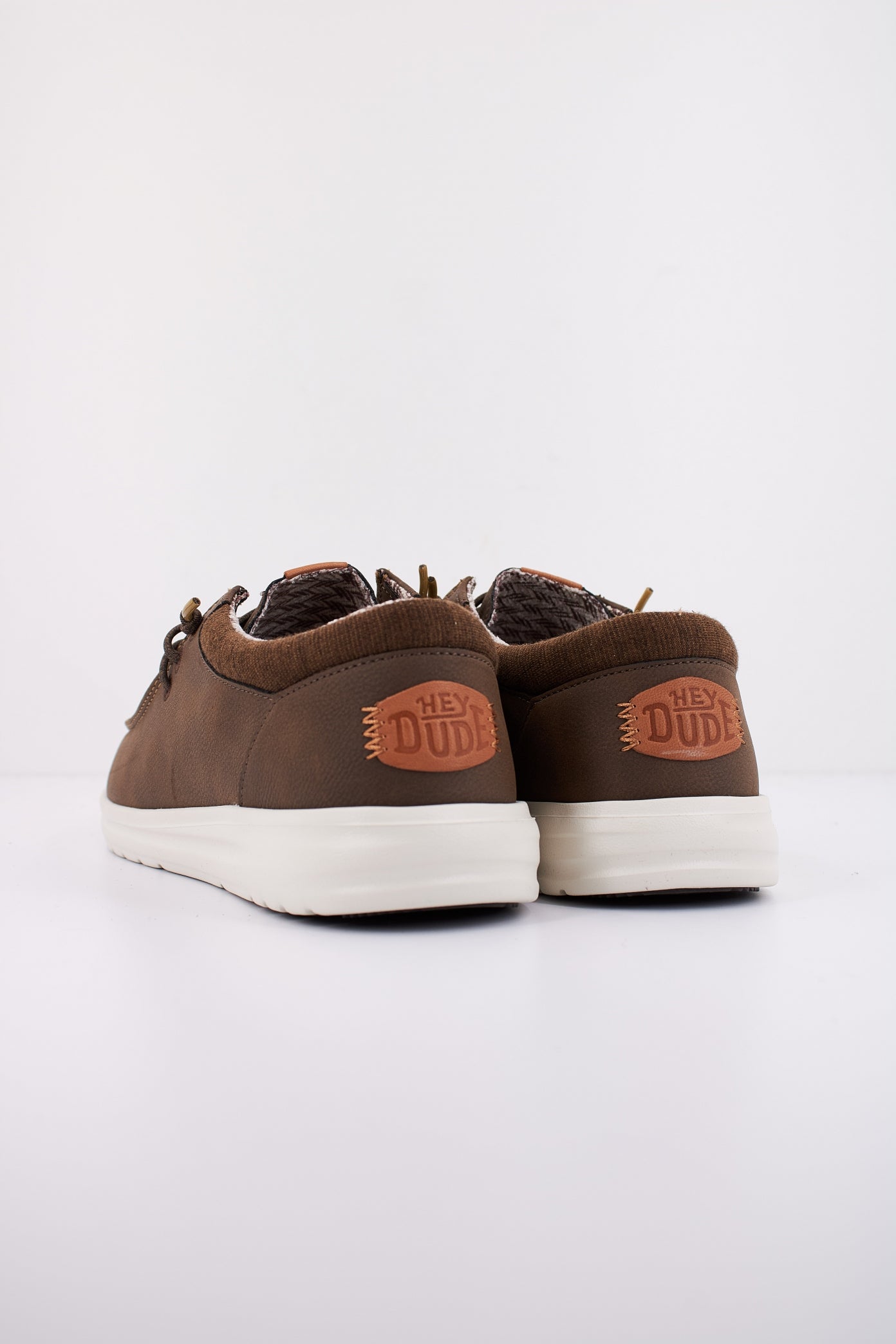 HEY DUDE PAUL CLASSIC en color MARRON  (4)