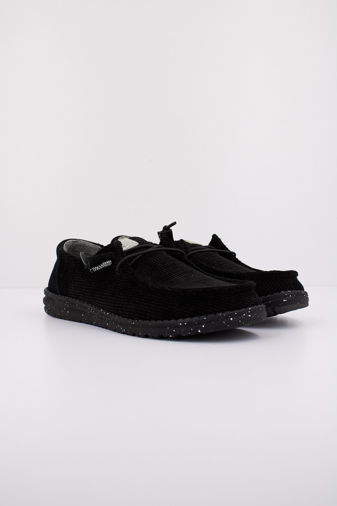 HEY DUDE WAVE CORDUROY en color NEGRO  (2)