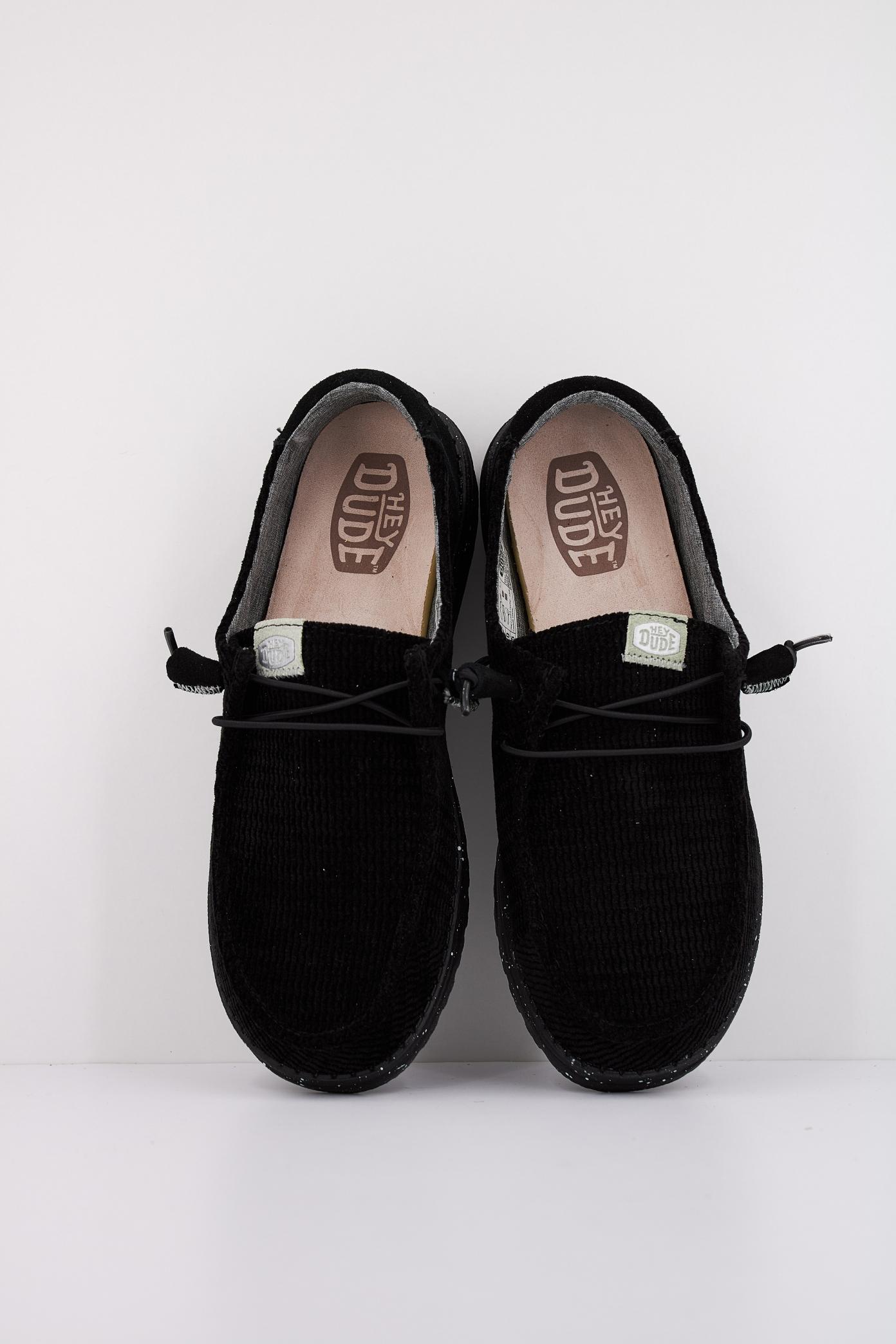 HEY DUDE WAVE CORDUROY en color NEGRO  (3)