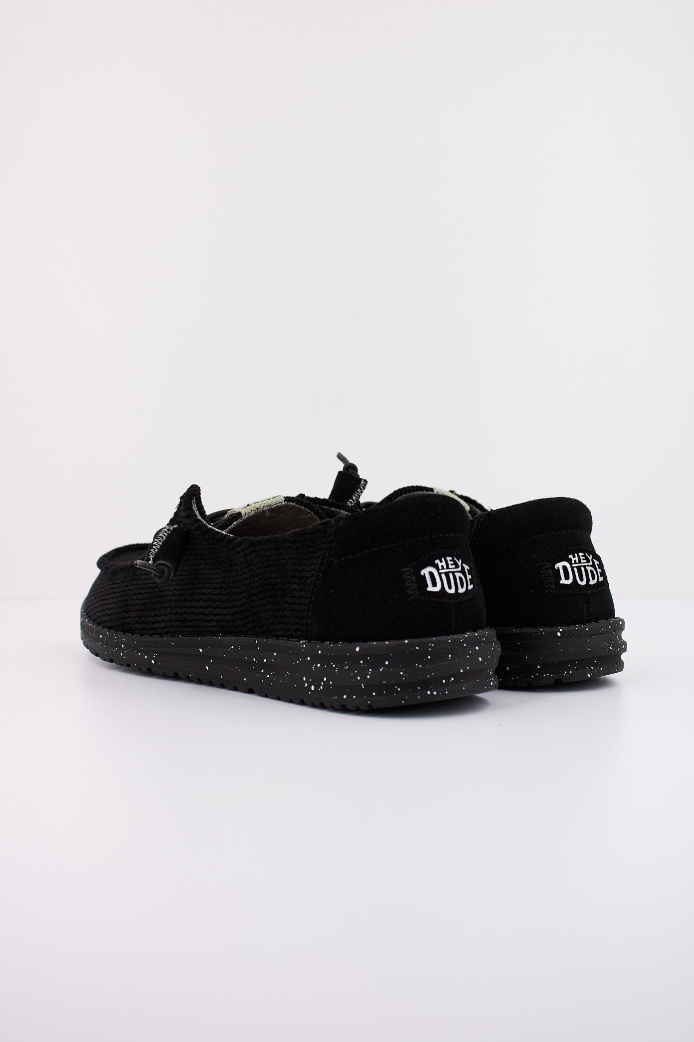 HEY DUDE WAVE CORDUROY en color NEGRO  (4)
