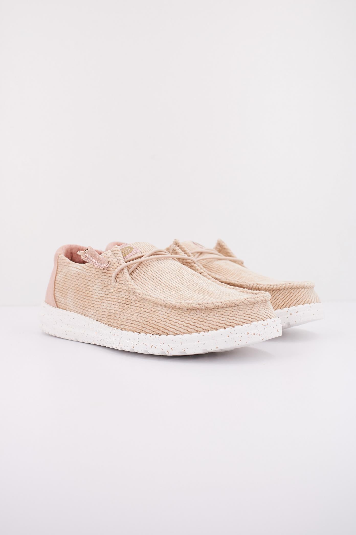 HEY DUDE WAVE CORDUROY en color NUDE  (2)