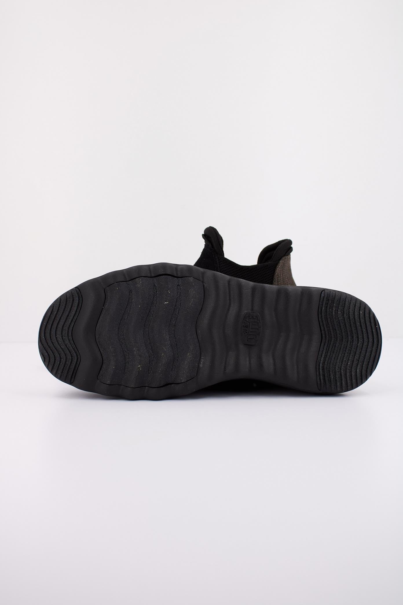 HEY DUDE  BRANSON BOOT SUEDE en color NEGRO  (5)