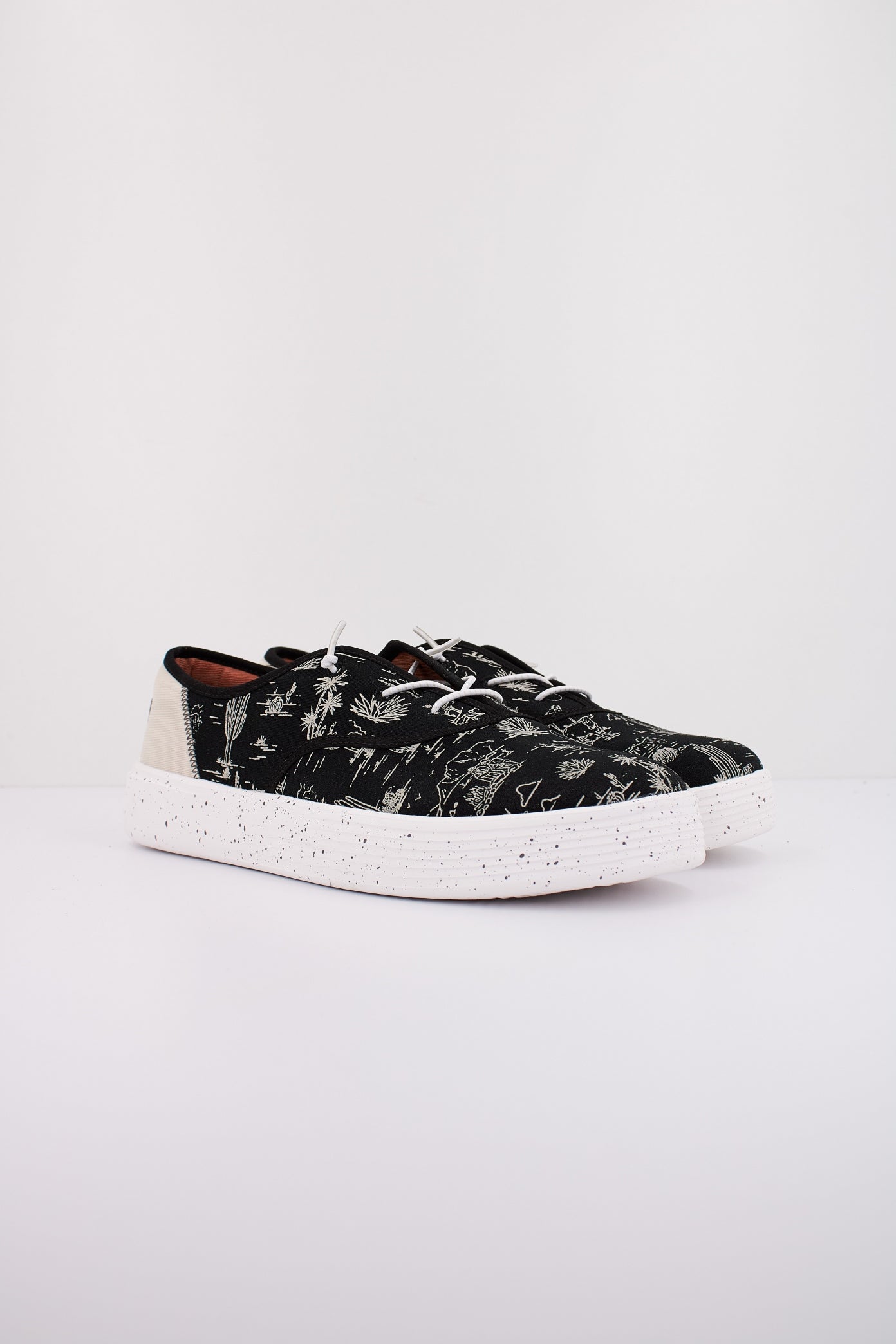 HEY DUDE CONWAY DESERT en color NEGRO  (2)