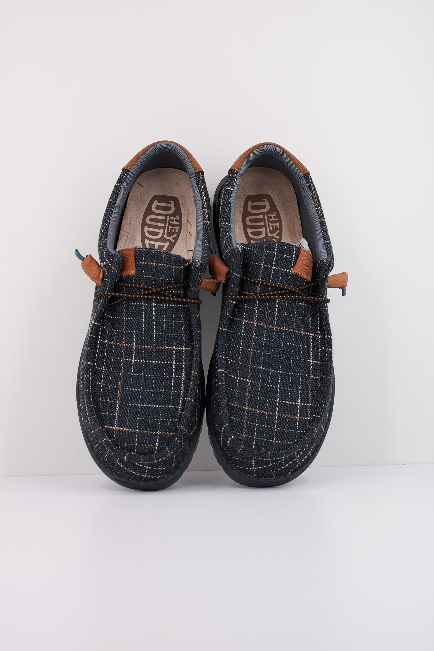 HEY DUDE WALLY PLAID en color AZUL  (3)