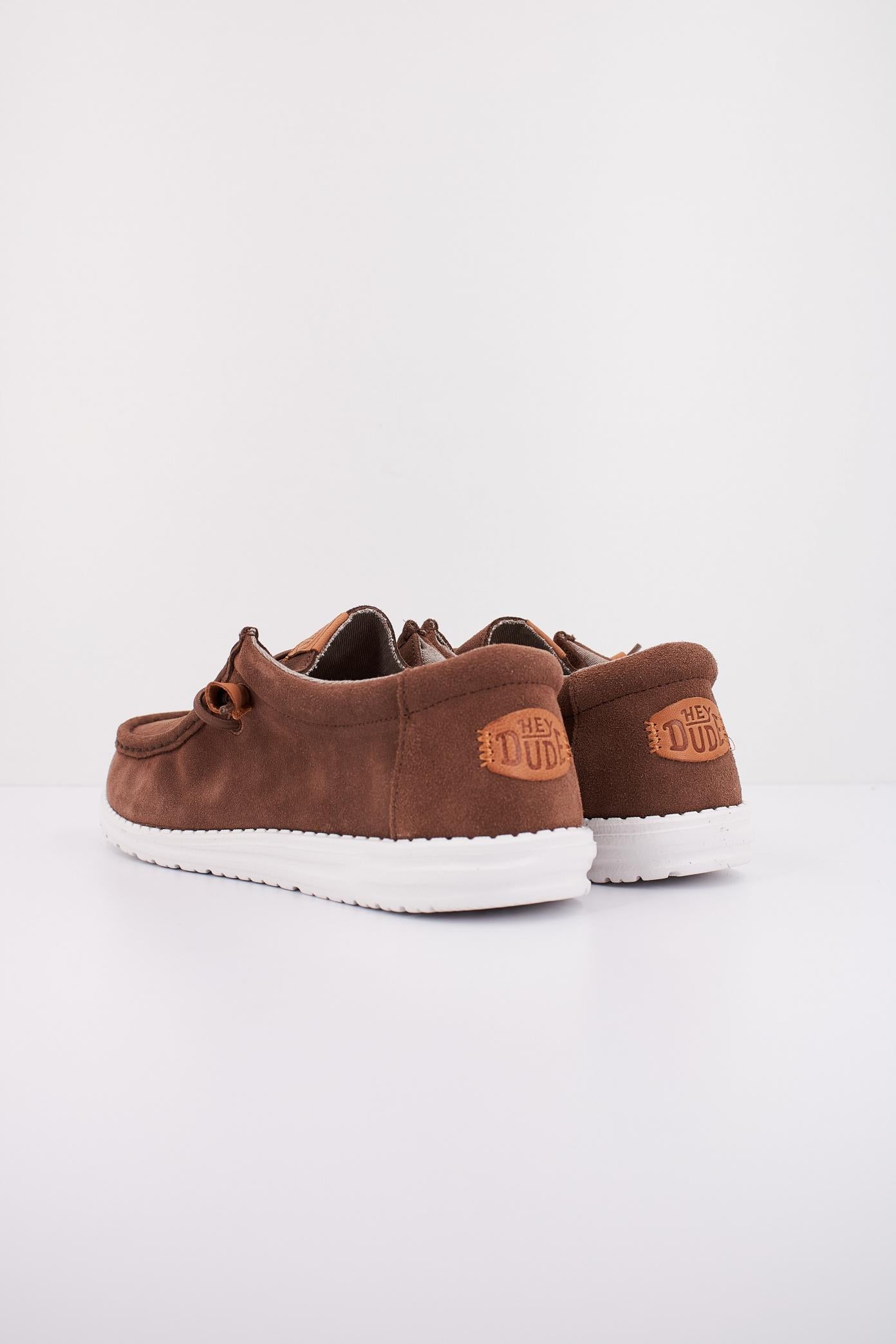 HEY DUDE CRAFT SUEDE en color MARRON  (4)