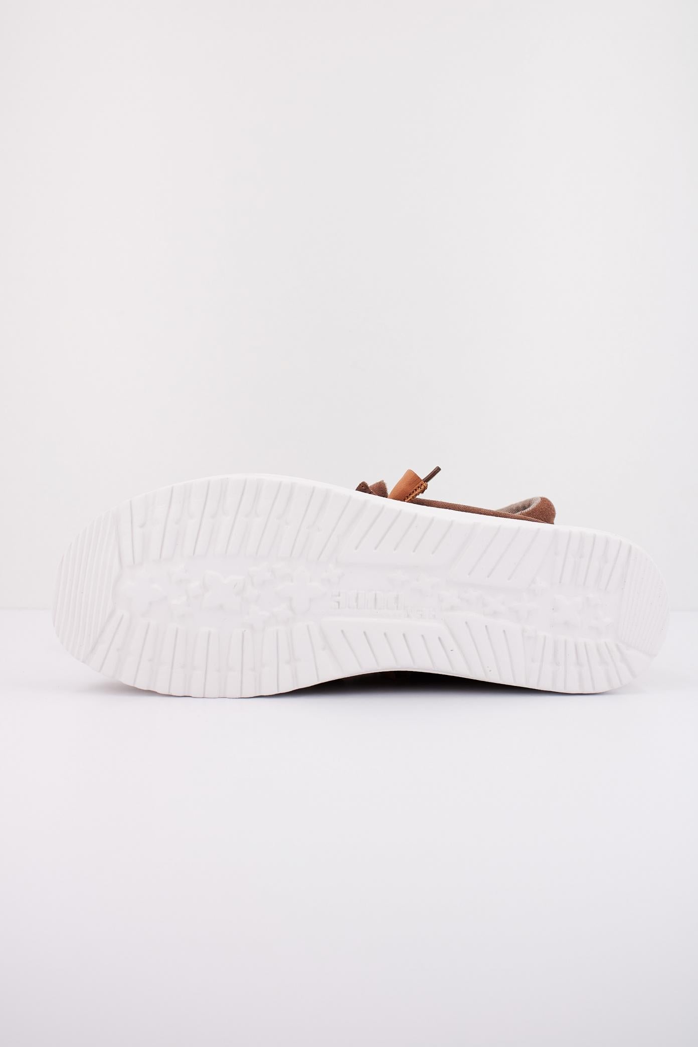HEY DUDE CRAFT SUEDE en color MARRON  (5)