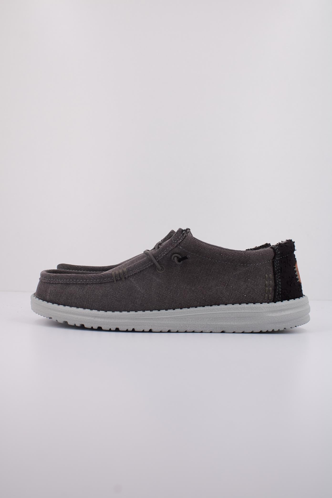 HEY DUDE WALLY WORKWEAR en color GRIS  (1)