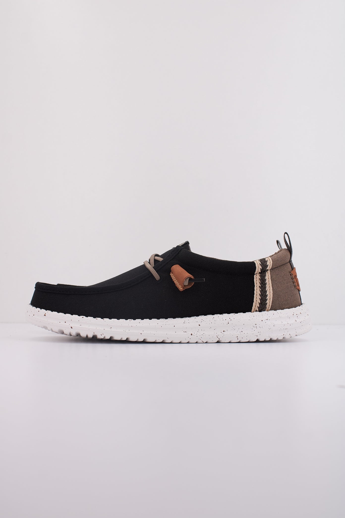 HEY DUDE WALLY SUMMER LINEN en color NEGRO  (1)