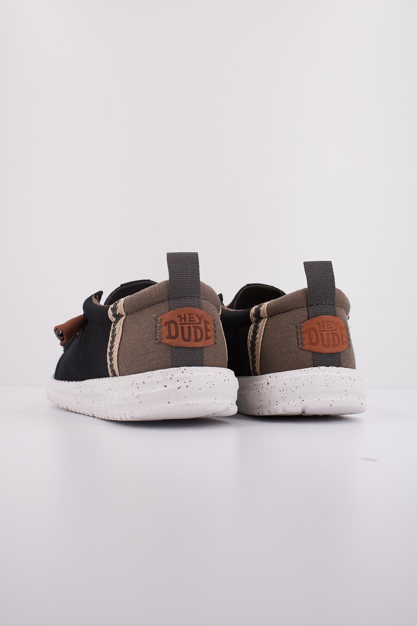 HEY DUDE WALLY SUMMER LINEN en color NEGRO  (4)