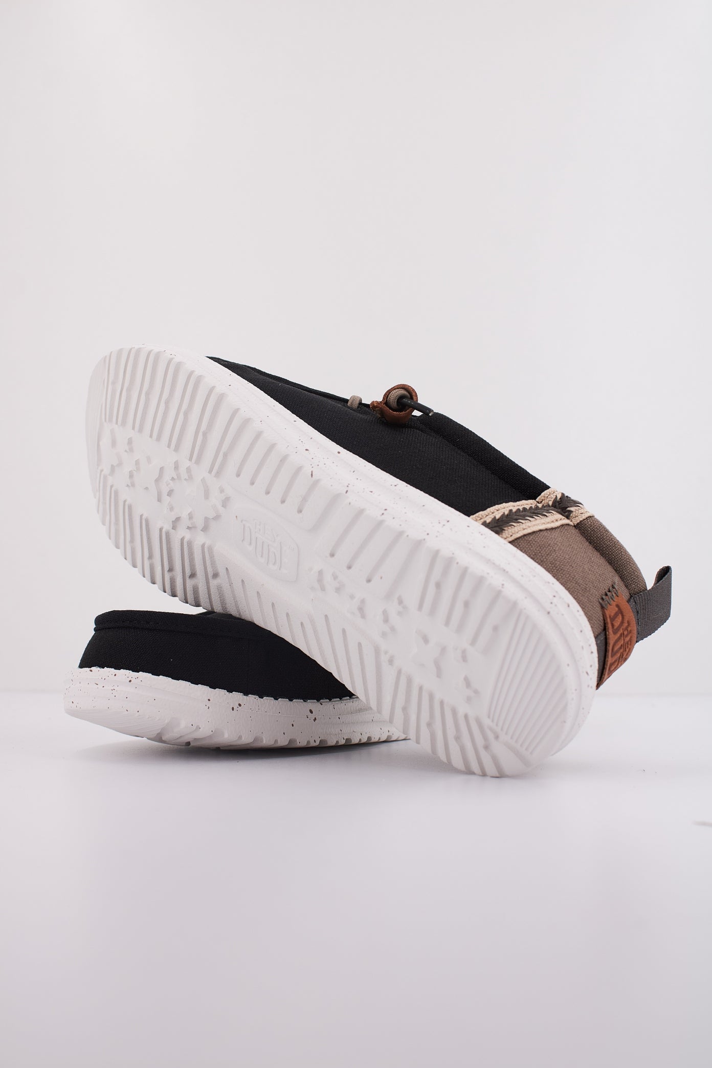 HEY DUDE WALLY SUMMER LINEN en color NEGRO  (5)