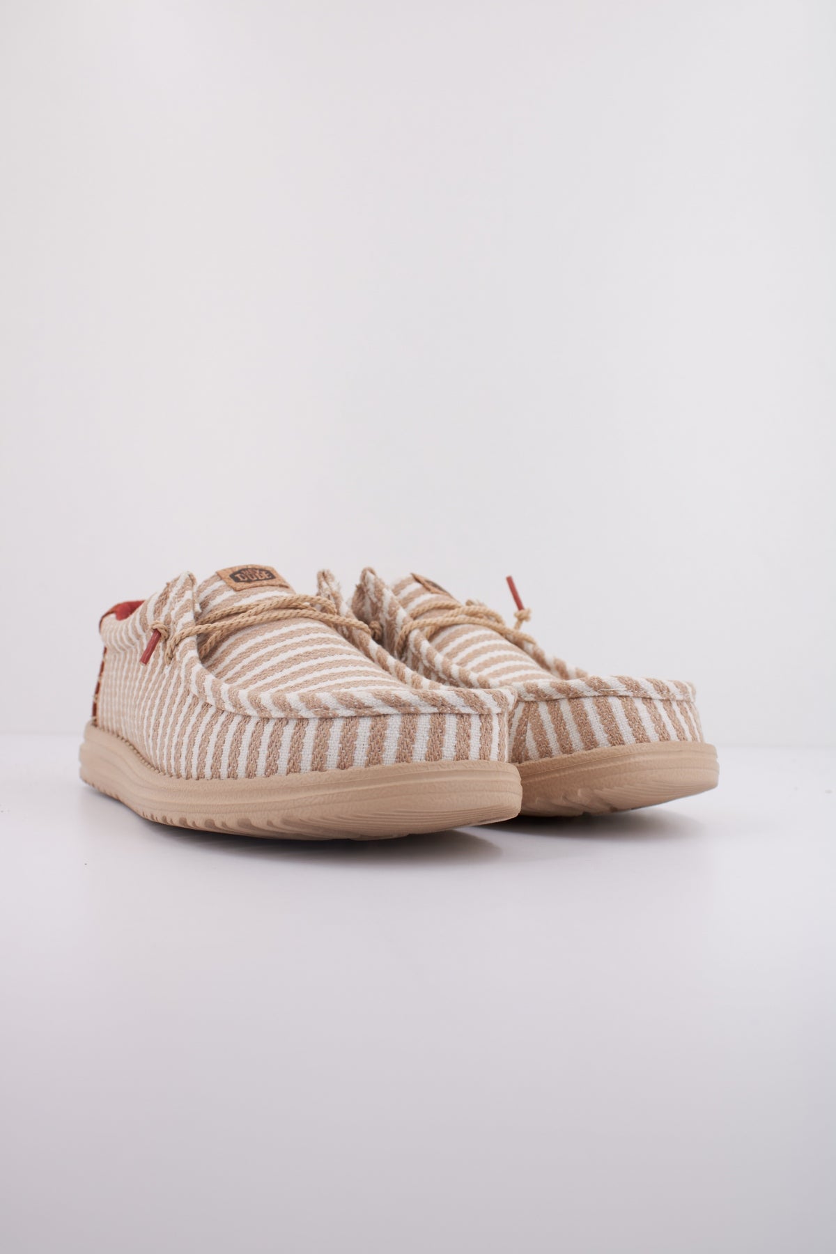 HEY DUDE WALLY RESORT en color MARRON CLARO  (2)