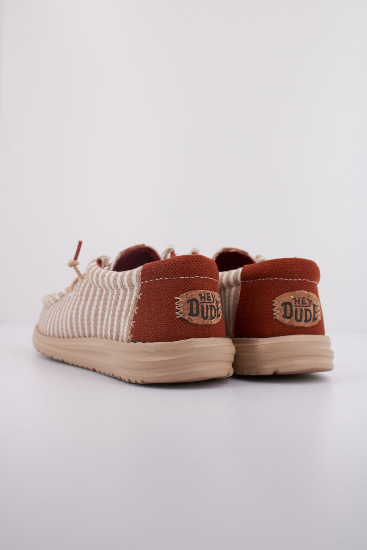 HEY DUDE WALLY RESORT en color MARRON CLARO  (4)