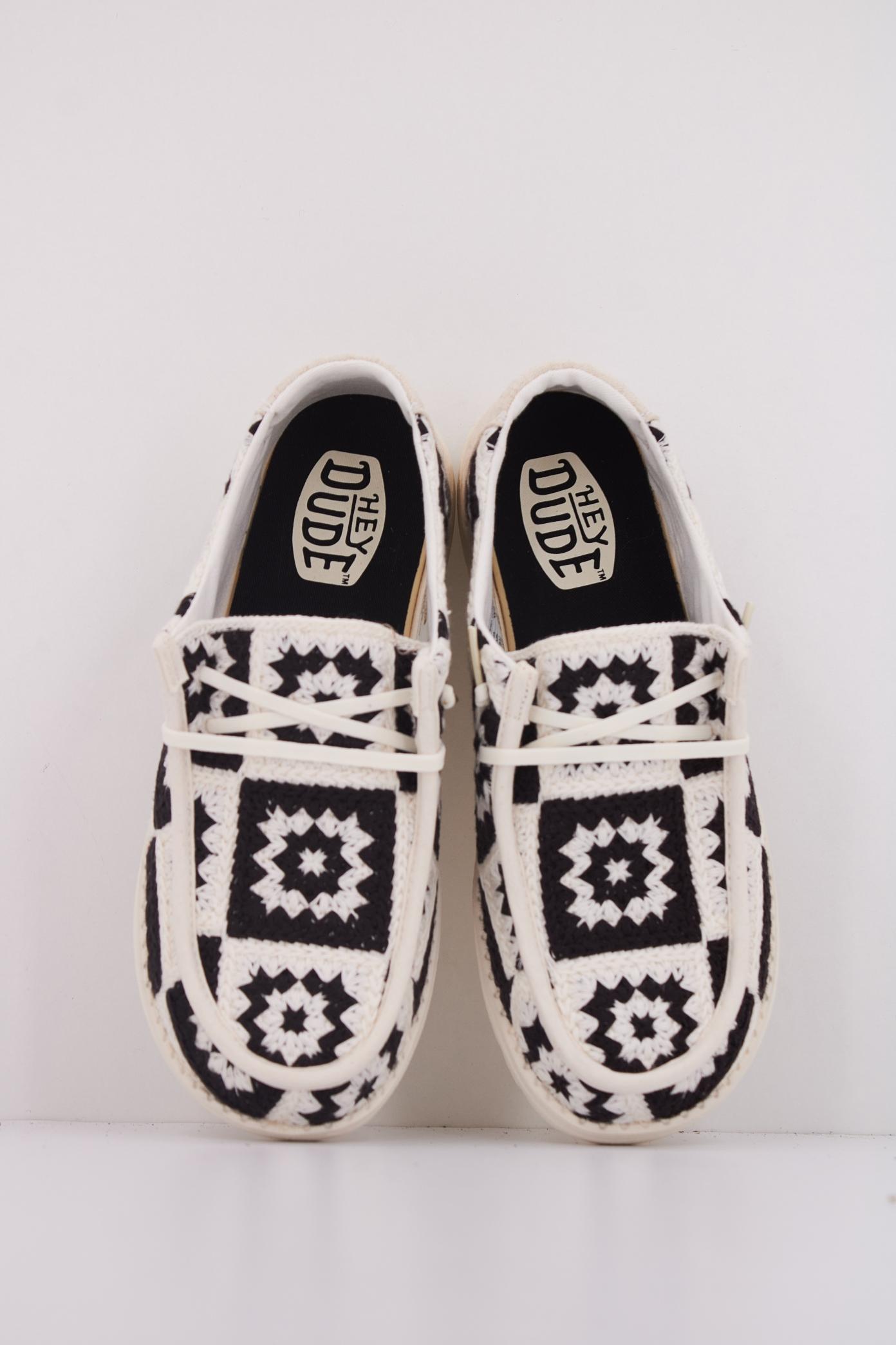 HEY DUDE  WENDY COTTAGE CROCHET en color BLANCO  (3)