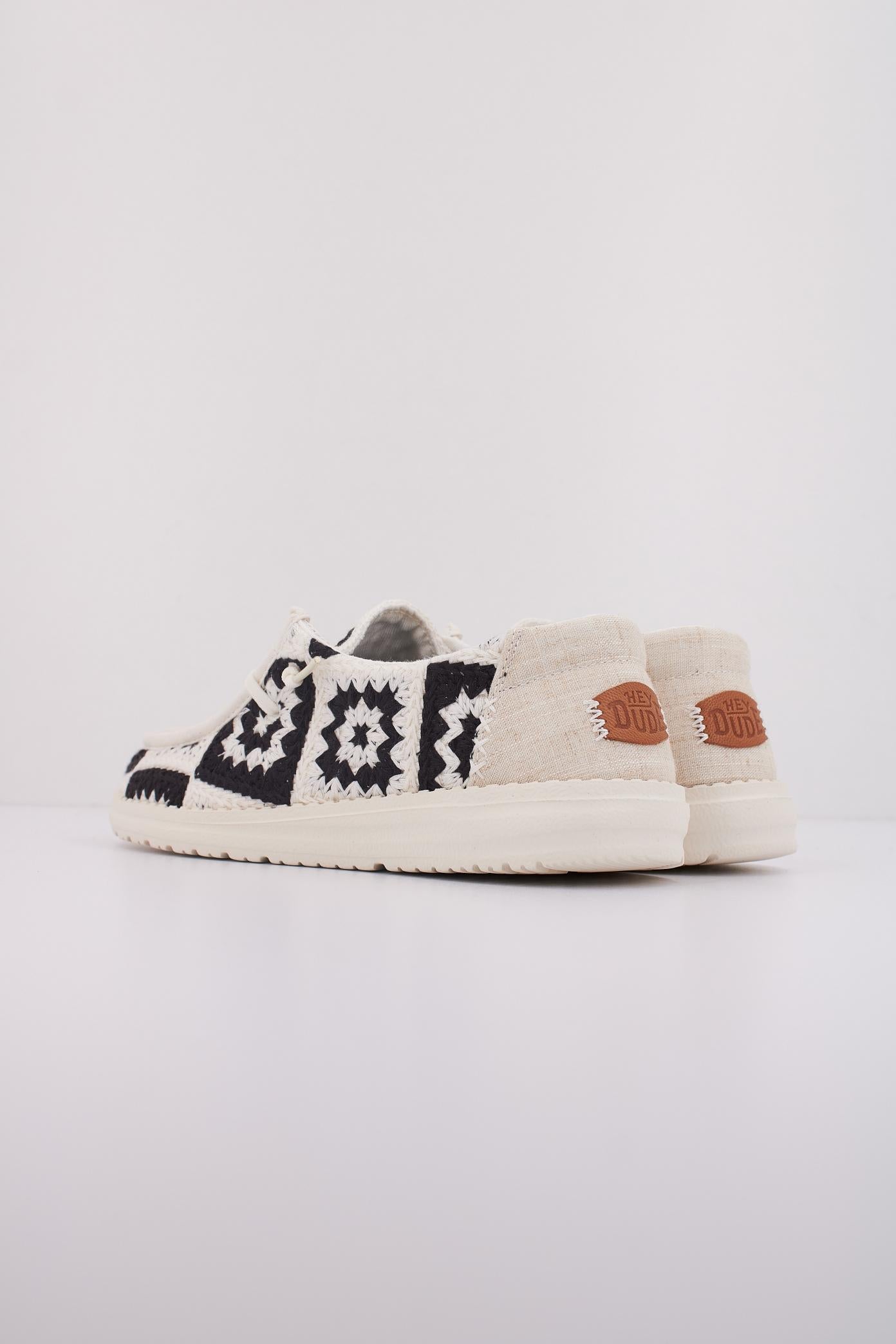 HEY DUDE  WENDY COTTAGE CROCHET en color BLANCO  (4)